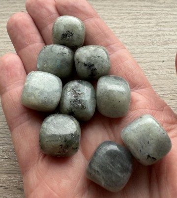 Labradoriet trommelsteen 1