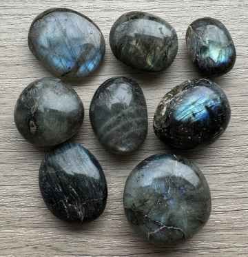 Labradoriet trommelsteen 2