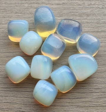 Opaliet trommelsteen 1